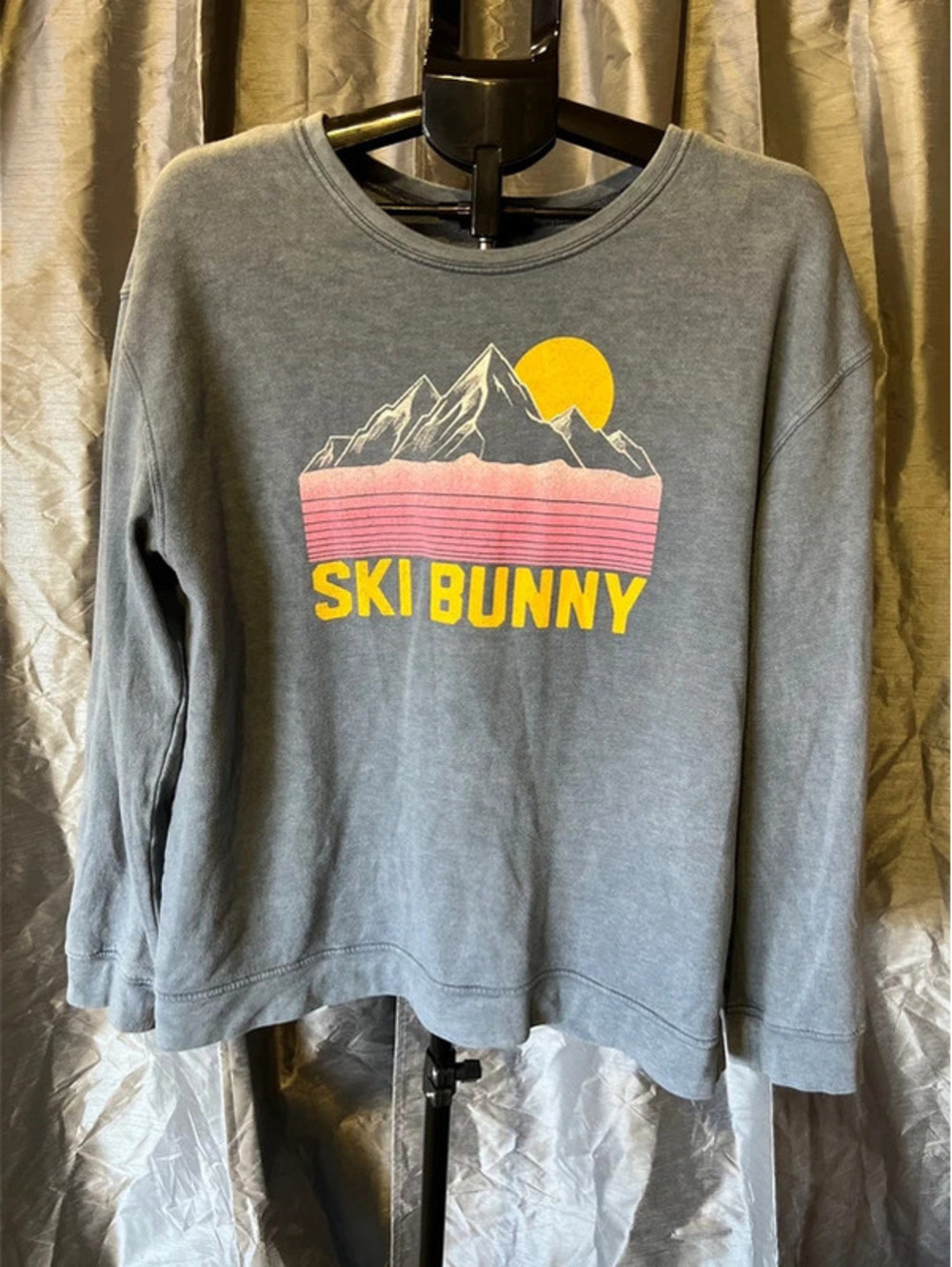 Fifth Sun Ski Bunny Sz XL Crew Sweatshirt